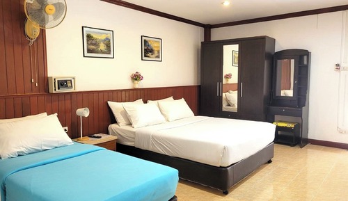 Habitación triple Deluxe, balcón