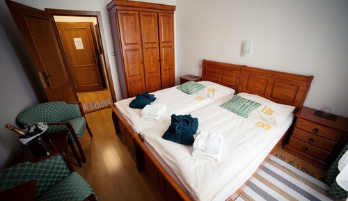 Habitación estándar con 1 cama doble o 2 individuales