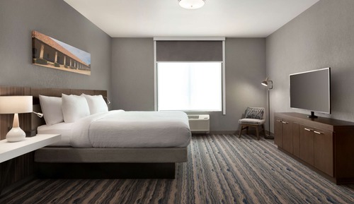 Habitación, 1 cama de matrimonio grande, accesible para personas con discapacidad (Rollin Shower)
