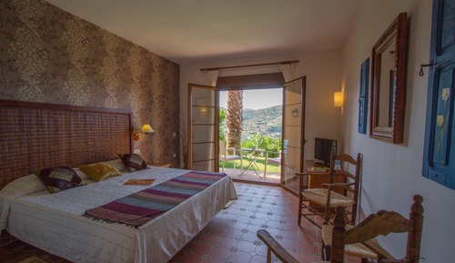 Habitación con 1 cama doble o 2 individuales, terraza, vistas al jardín
