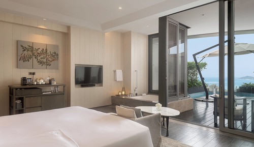 Habitación, 1 cama de matrimonio grande, vistas al mar (Seascape with Pool)