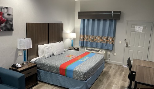 Habitación, 1 cama de matrimonio grande, fumadores, frigorífico y microondas