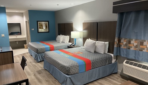 Habitación, 2 camas de matrimonio, fumadores, frigorífico y microondas