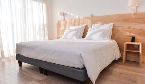 Habitación superior con 1 cama doble o 2 individuales
