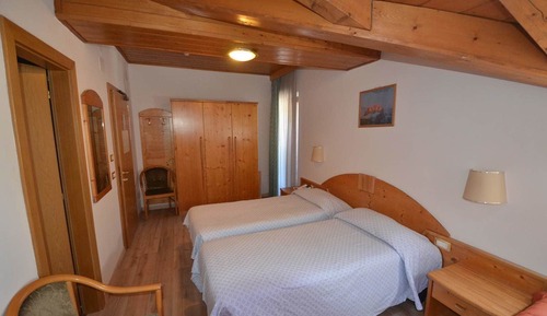 Habitación estándar con 1 cama doble o 2 individuales