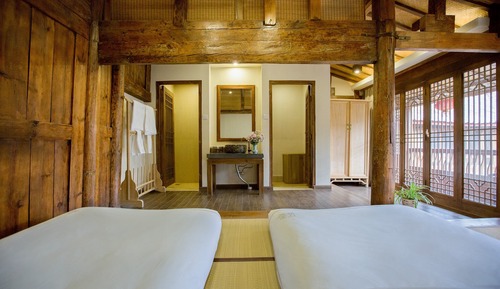 Habitación con 2 camas individuales
