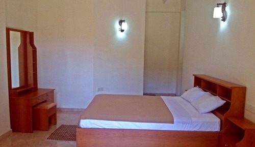 Habitación económica doble, 1 cama de matrimonio, vistas a la montaña, en la zona del patio
