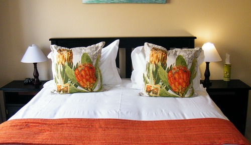 Queen Bedroom 