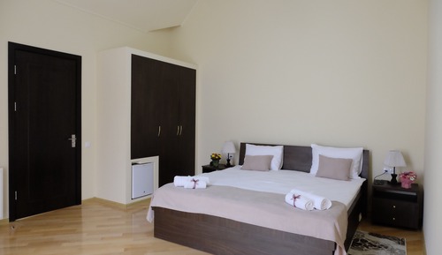 Habitación doble, balcón, vistas a la ciudad