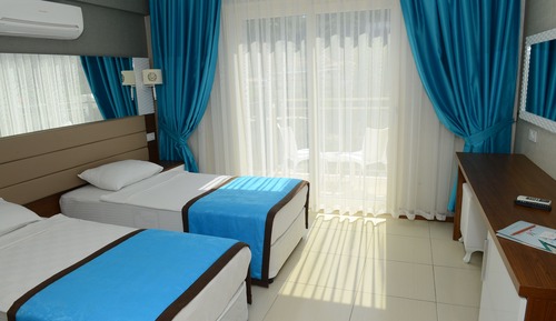 Habitación estándar con 1 cama doble o 2 individuales