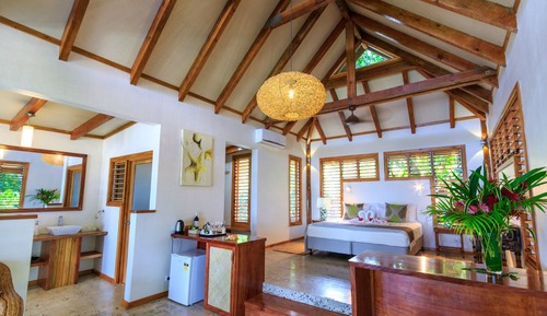 Habitación, vistas al jardín, frente al mar