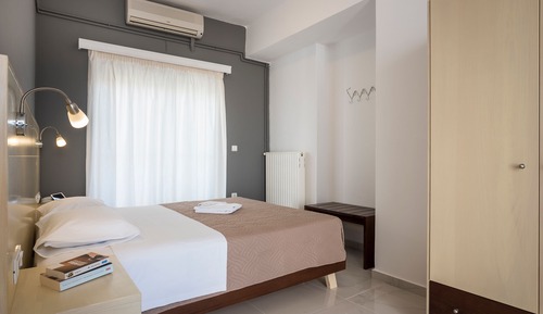 Estudio clásico, 1 cama de matrimonio