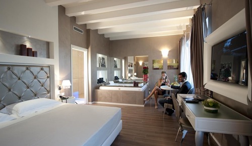 Suite Business, bañera de hidromasaje
