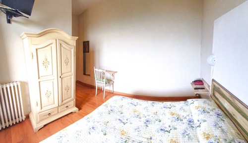 Habitación básica con 1 cama doble o 2 individuales