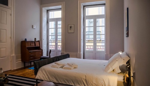 Habitación de diseño con 1 cama doble o 2 individuales, baño compartido