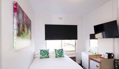 Habitación económica doble, 1 cama de matrimonio, baño compartido