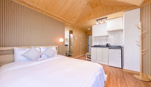 Habitación (Wood 201)