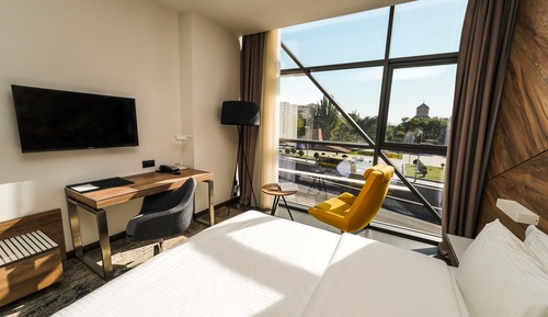 Standard Queen Room