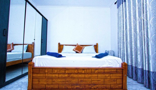 Habitación triple, accesible para personas con discapacidad, vistas a la piscina