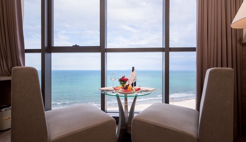 Habitación superior con 2 camas individuales, vistas al mar