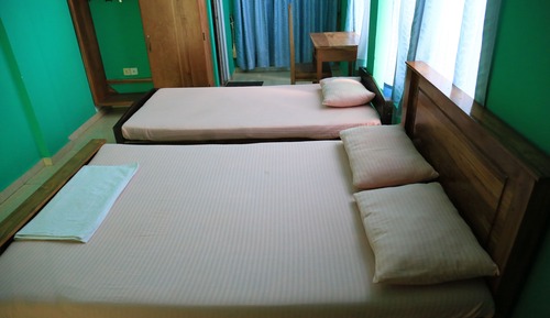 Habitación triple Confort, vistas a la ciudad