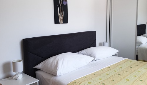 Apartamento clásico, 1 habitación, balcón, en la zona del jardín