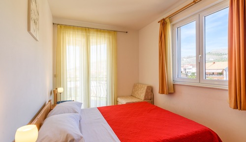 Apartamento clásico, 1 habitación, terraza, en la zona del jardín