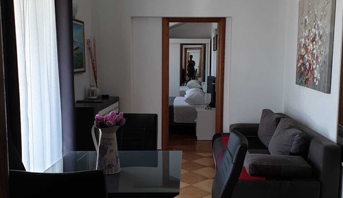 Apartamento clásico, 2 habitaciones, balcón, en la zona del jardín