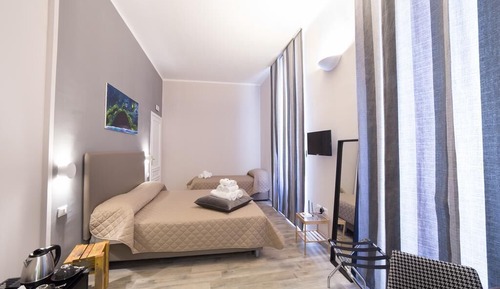 Habitación cuádruple estándar, en edificio anexo (Pzza Bovio)