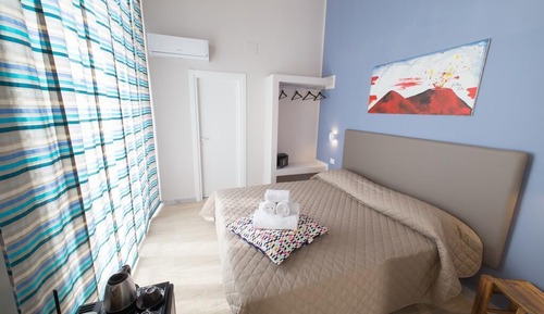Habitación doble superior, en edificio anexo (Pzza Bovio)