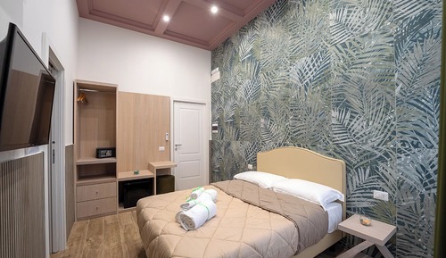 Habitación doble superior, en edificio anexo (Via Guglielmo S. Felice)