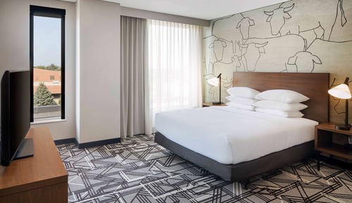 Suite, 1 cama de matrimonio grande, no fumadores (Roll-in Shower, Boardroom)