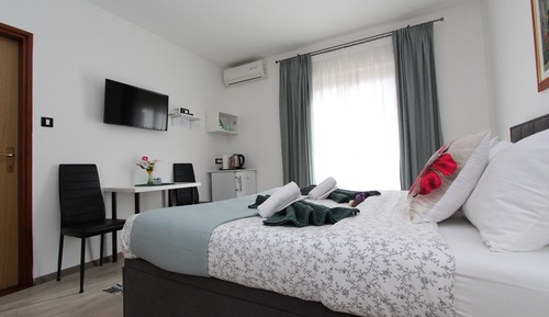 Habitación Confort doble, 1 cama doble, balcón