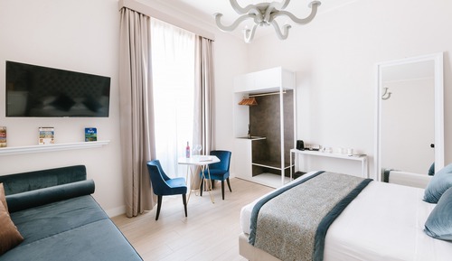 Deluxe Triple Room with Jacuzzi and Shower