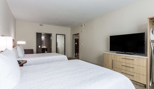 Suite, 2 camas de matrimonio, no fumadores (Mobility & Hearing, Roll-in Shower)
