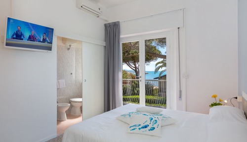 Habitación panorámica con 1 cama doble o 2 individuales, vistas al mar