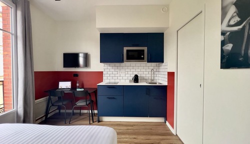 Estudio, balcón (Medium Studio with Kitchen)