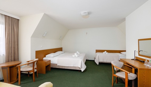 Habitación triple, balcón