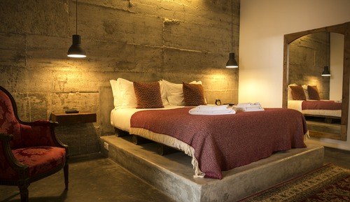 Deluxe One-Bedroom Apartment with private garden
