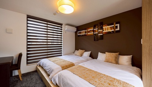 Estudio (3 Beds)