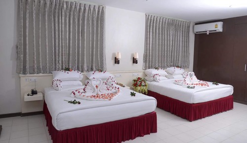 Suite (Taw Win Yadanar)