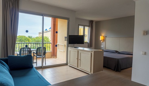 Habitación doble (2 adults + 2 children)