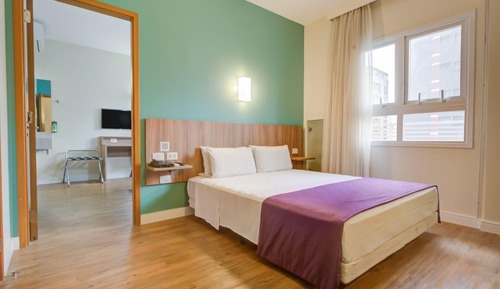 Habitación triple estándar, 1 cama de matrimonio, accesible en silla de ruedas