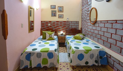 Habitación con 2 camas individuales
