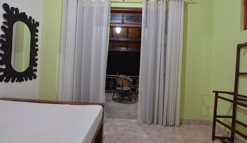 Habitación económica, vistas al jardín