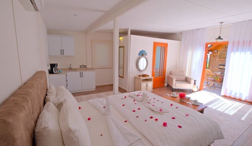 Deluxe Double Bungalow With Sea View Roof Terrace