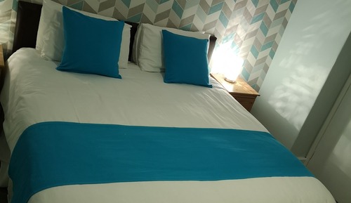 Habitación estándar con 1 cama doble o 2 individuales, baño privado