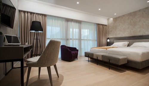 Habitación ejecutiva con 1 cama doble o 2 individuales, balcón