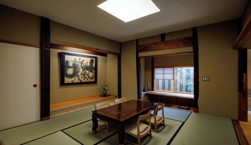 Suite estándar (Higashi, Dinner in the Restaurant)