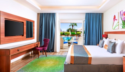 King Suite With Pool View